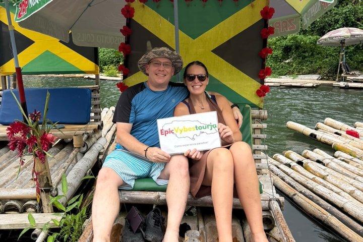 Montego Bay: Bamboo Rafting & Limestone Massage