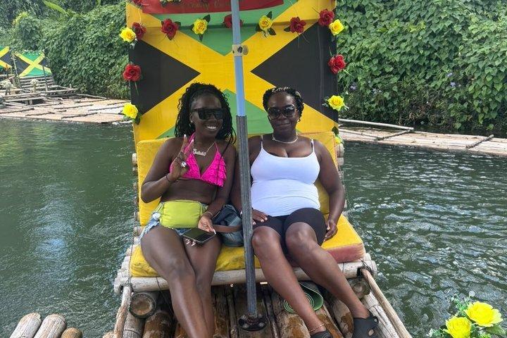 Montego Bay: Bamboo Rafting & Limestone Massage