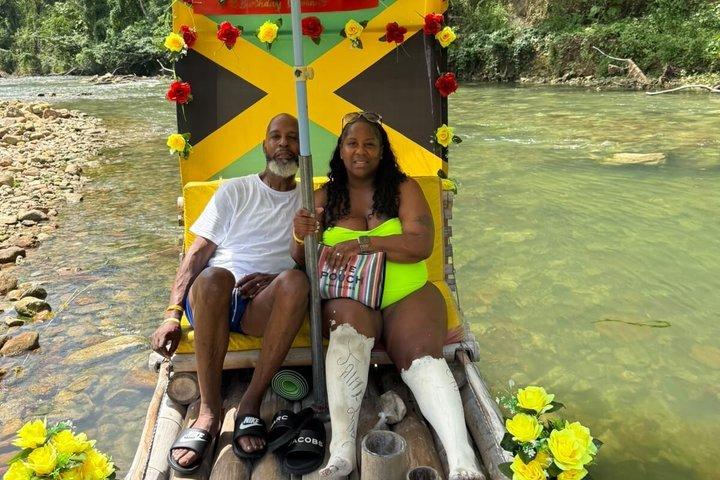 Montego Bay: Bamboo Rafting & Limestone Massage