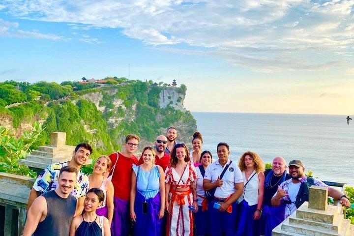 Spiaggia di Jimbaran e Tempio del tramonto con danza Kecak a Uluwatu