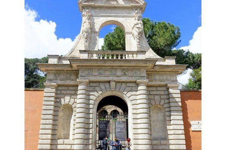 800年の剣闘士：セルフガイドローマ散策ツアー