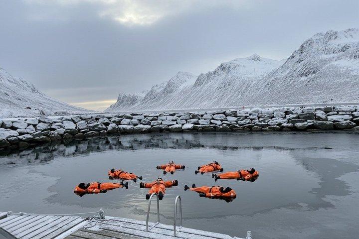 エルスフィヨルボトンの北極圏フローティング体験