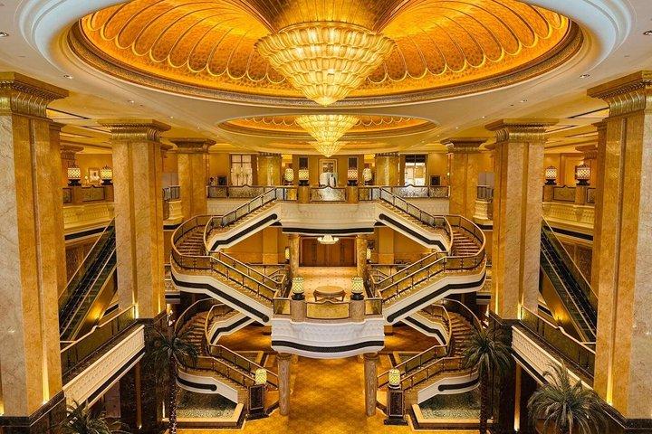 プレミアム・アブダビプライベート文化遺産ガイド付き市内ツアー