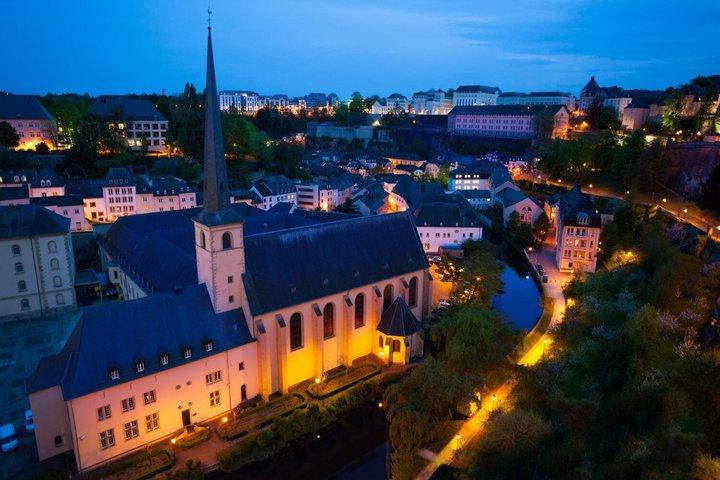 Luxembourg Ghosts and Dark History Tour with a Local