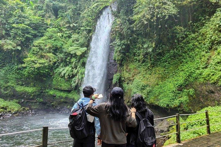 ジャカルタ・シトゥ・グヌン自然と滝の日帰り旅行から