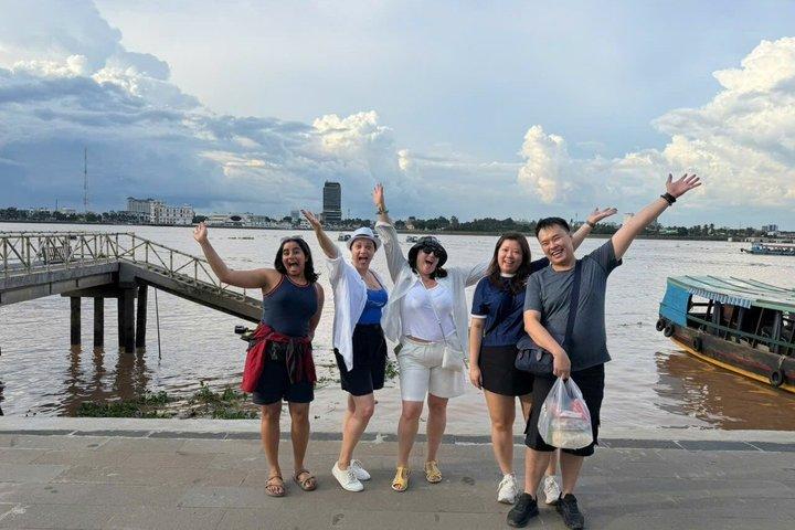 Cu Chi Tunnels & Mekong Delta Adventure: Full-Day Small Group