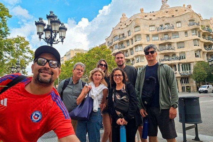 Barcelona in 3h: Sagrada, Batlló, Pedrera & Gothic Quarter walk