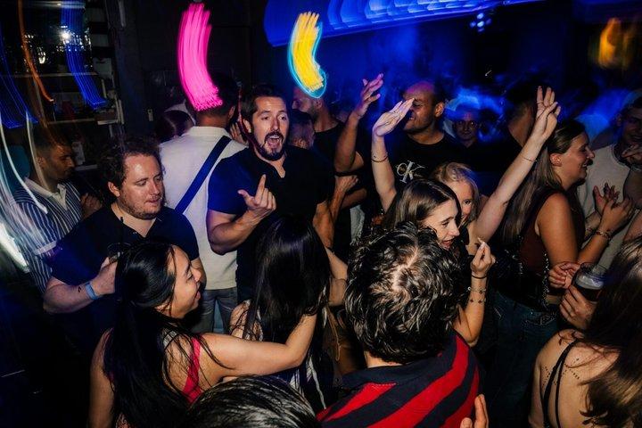 Frankfurt Nightlife Tour: 4 Venues, Shots & Club Entry