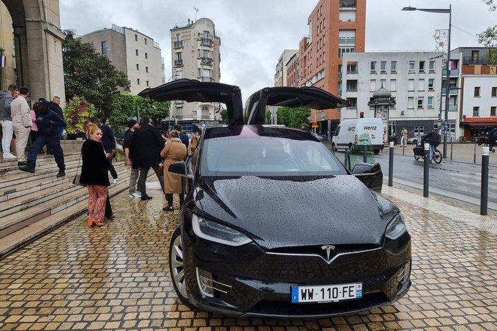 Tesla Flughafentransfer in Paris