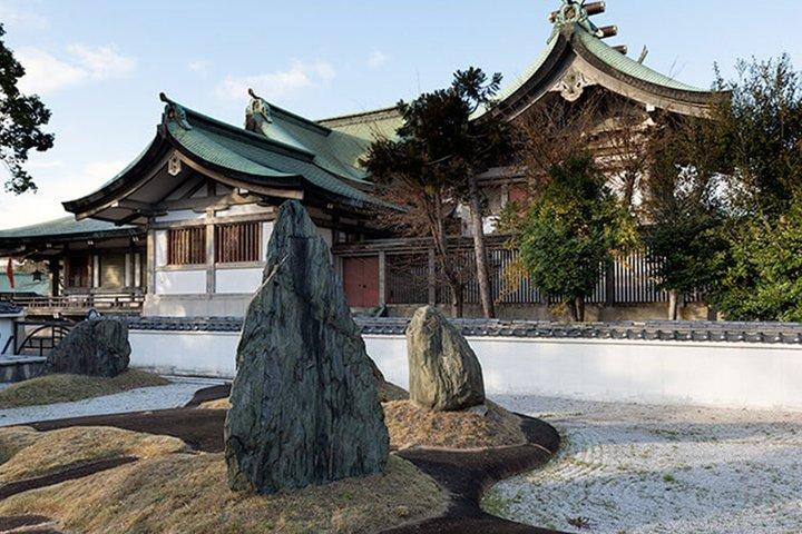 Private Osaka Castle Night Walk and Guided Tour