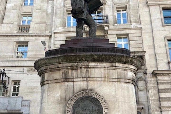 ロンドン塔からセント・ポールズまで：ウォーキングツアー