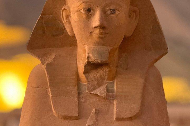 4 - アスワンからルクソールへのナイル川クルーズ（アブ・シンベルと一緒）