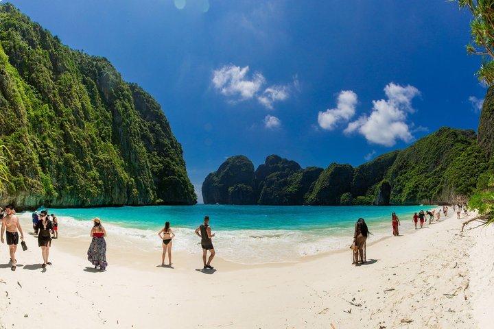 プーケット諸島カタマラン日帰りツアーでジェームズ・ボンドとピーピーへ