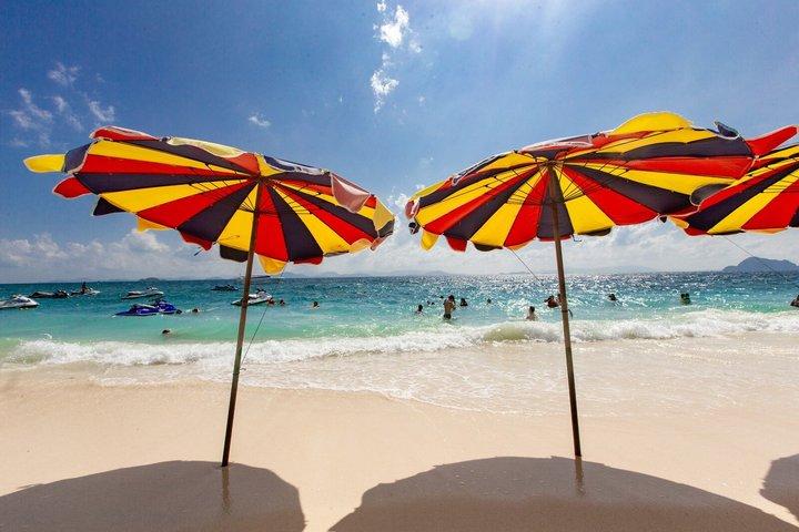 プーケット諸島カタマラン日帰りツアーでジェームズ・ボンドとピーピーへ