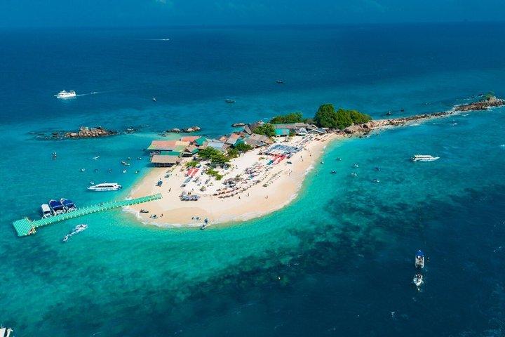 プーケット諸島カタマラン日帰りツアーでジェームズ・ボンドとピーピーへ