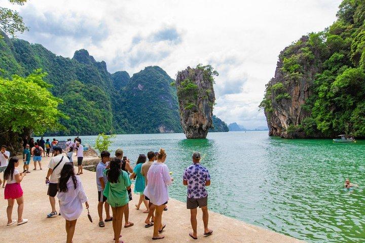プーケット諸島カタマラン日帰りツアーでジェームズ・ボンドとピーピーへ