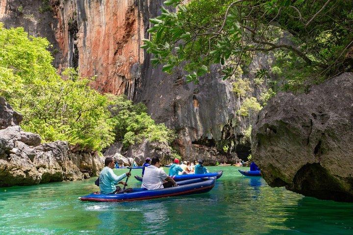 プーケット諸島カタマラン日帰りツアーでジェームズ・ボンドとピーピーへ