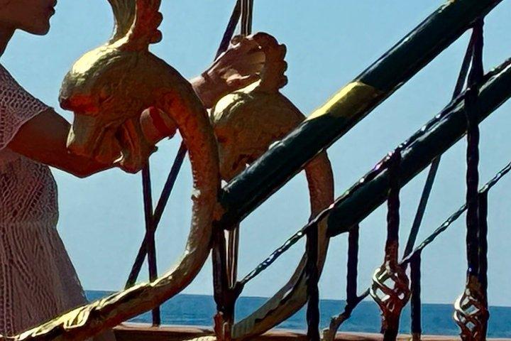 ガジパサの隠れた入り江ボートツアー(ランチとソフトドリンク付き)