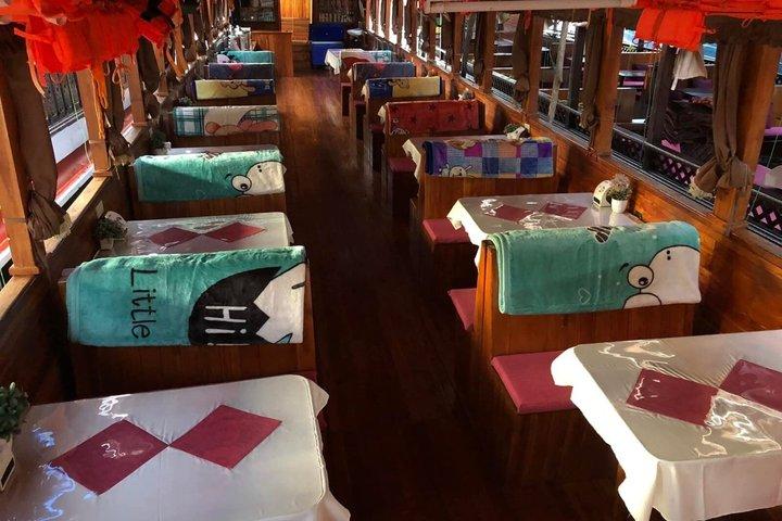 チェンライ - ルアンパブ豪華メコンクルーズ 2日間1泊旅行