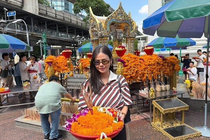 Sacred Bangkok Shrines and Spiritual Walking Tour
