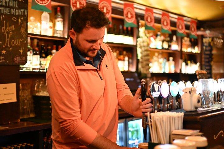 自分で一杯楽しむゴールウェイ・トレッド・クロールとライブ伝統音楽の夜