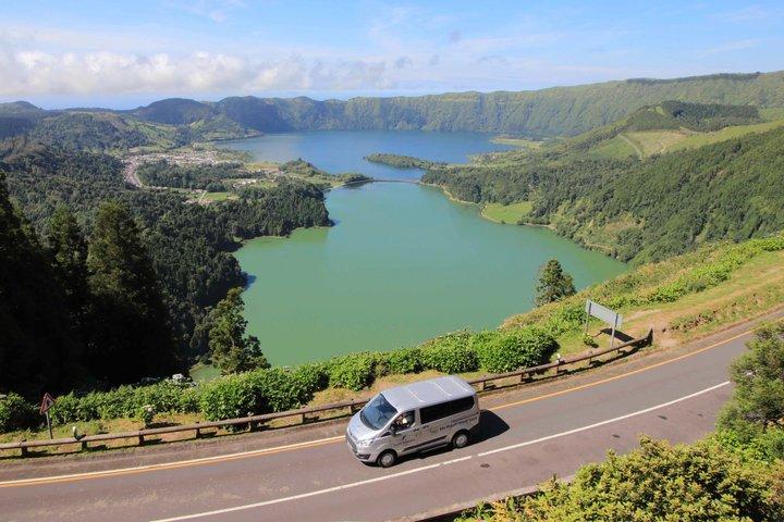 サンミゲル西バンツアー：7つの都市とフォゴ湖＋ランチ