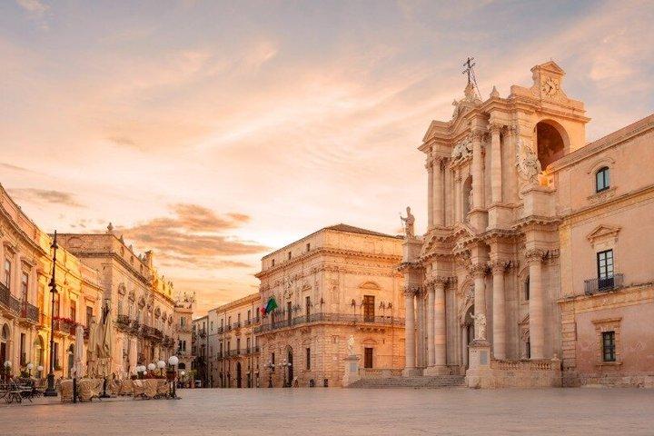 TOP Syracuse: Private Guided Tour with Your Mobile