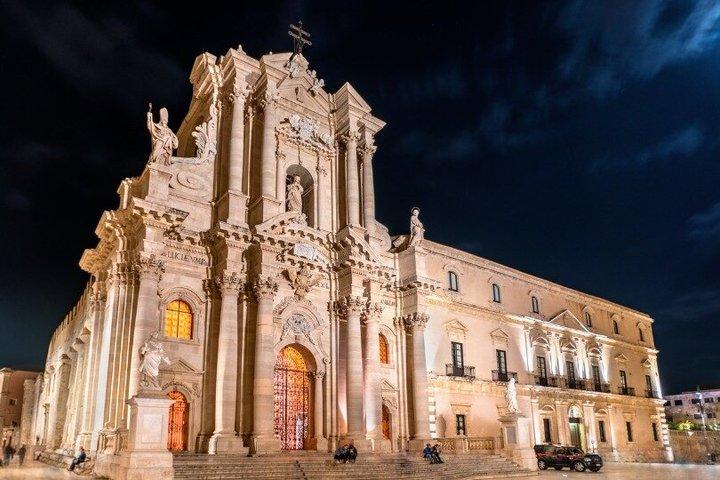 TOP Syracuse: Private Guided Tour with Your Mobile