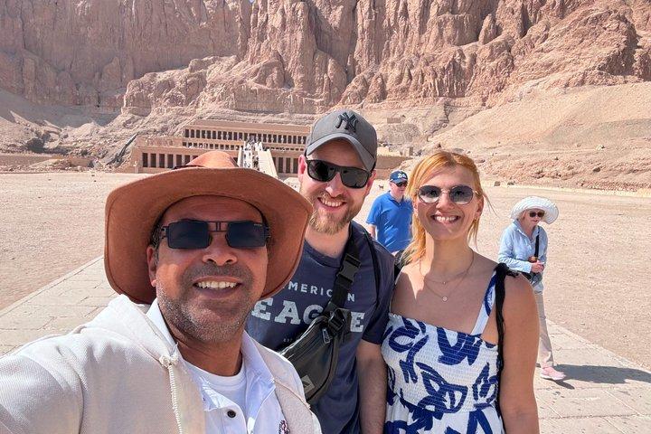 ルクソール王族の王と女王、メディネト・アブ寺院