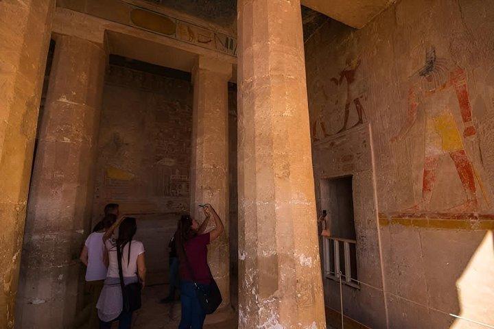ルクソール王族の王と女王、メディネト・アブ寺院