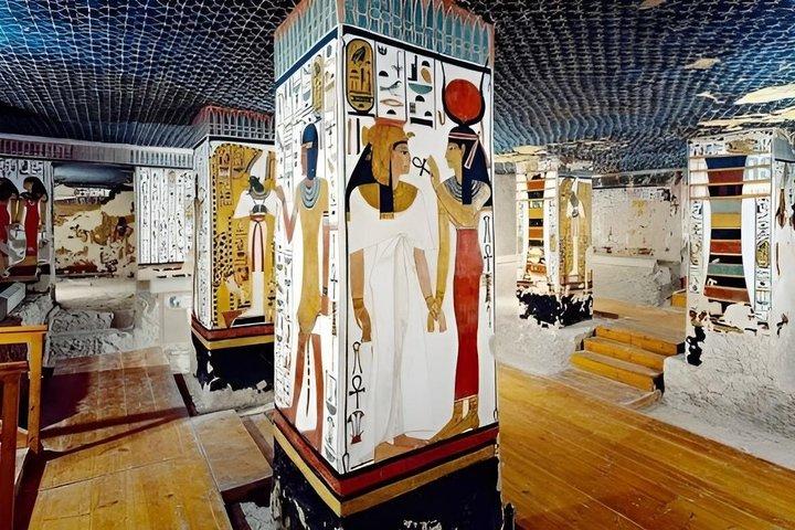 ルクソール王族の王と女王、メディネト・アブ寺院