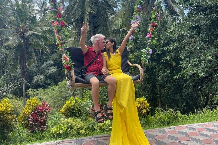 Ubud Volledagse Culturele Tour Batik Tempels Waterval en Schommel