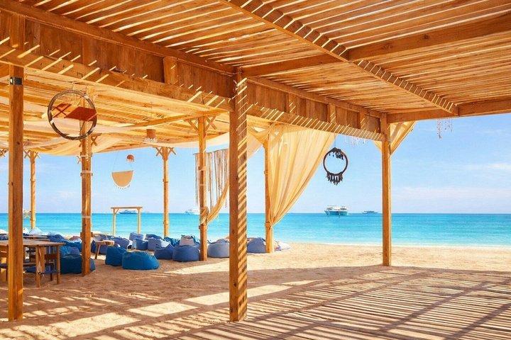 Hurghada VIP Sea Trip: Orange Bay, Dolphins & Snorkeling