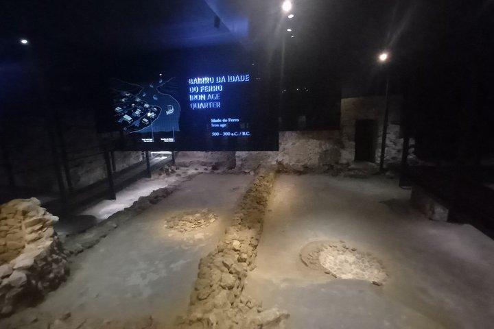 Lisbon: Archaeological Tour (with certified guide)