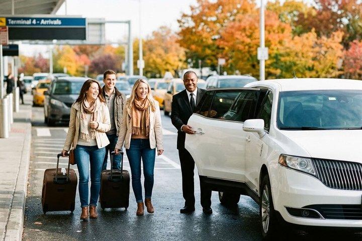 Airport luxury arrival ride by SUV, Sedan, Minibus or Limousine