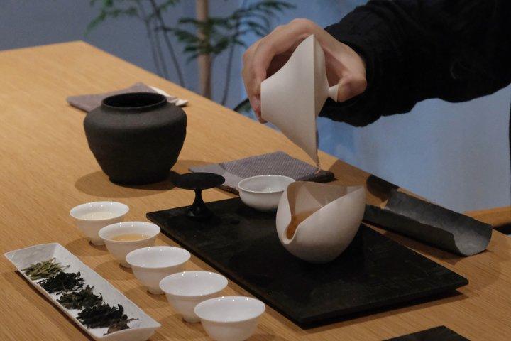 上海：天安1000ツリー近くのM50での中国語茶の試飲