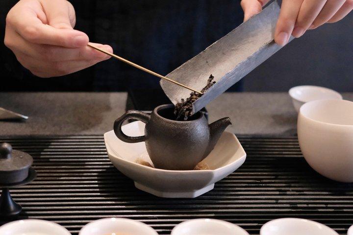 上海：天安1000ツリー近くのM50での中国語茶の試飲