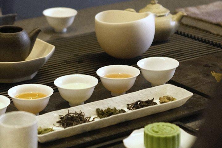 上海：天安1000ツリー近くのM50での中国語茶の試飲