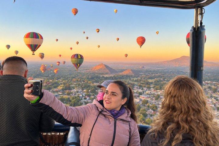 Hot Air Balloon flight over Teotihuacan