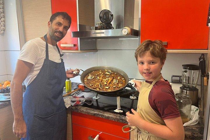 Clase privada de cocina de Paella y Tapas en Valencia en la casa del Chef Jose