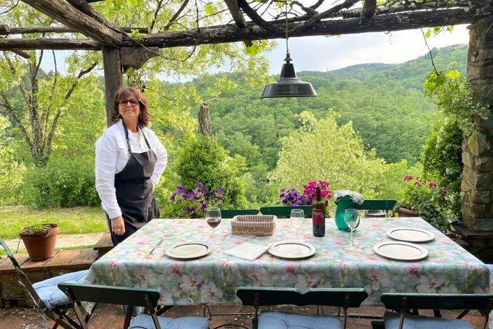 PRIVATE Tuscan Cooking Class & Wine in Maria’s Countryside Home
