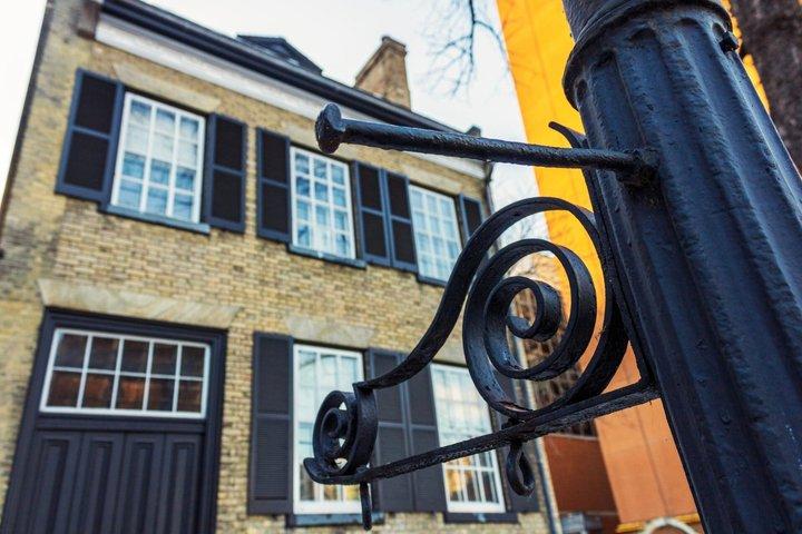 Toronto Churches Private Guided Walking Tour