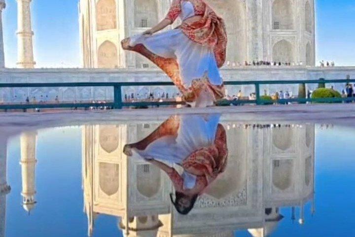 Explore Agra with an Approved Local Tour Guide