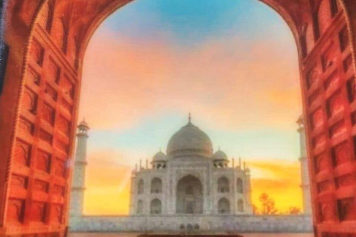 Explore Agra with an Approved Local Tour Guide