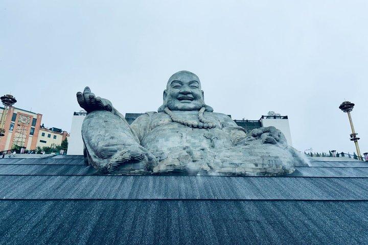 ホーチミン・ブラック・ヴァージン・マウンテン、カオダイ寺院、クチツアー