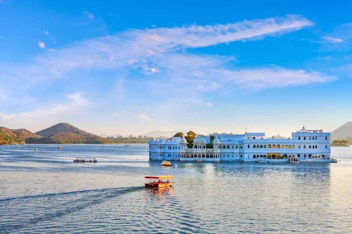 9 Days Ultimate India Experience Heritage and Wildlife