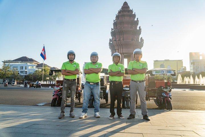Phnom Penh Evening Foodie Guided Tour with Drinks