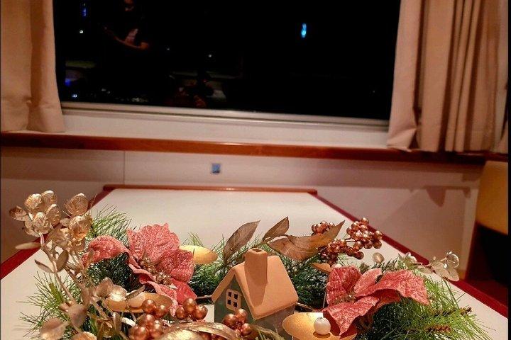 サンドラ号でのクリスマスクルーズ 3コースディナー＆サンセット付き