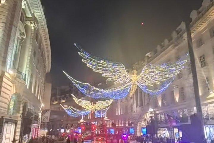 ロンドンのクリスマスライトオープン・トップバスツアーとサンタクロース