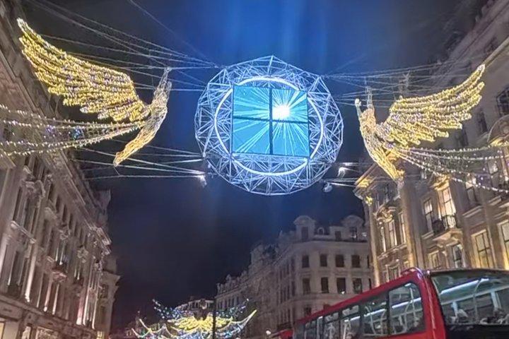 ロンドンのクリスマスライトオープン・トップバスツアーとサンタクロース